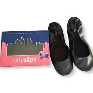 City slips foldable ballet flats with carrying case. (9-10.5) NWOT
